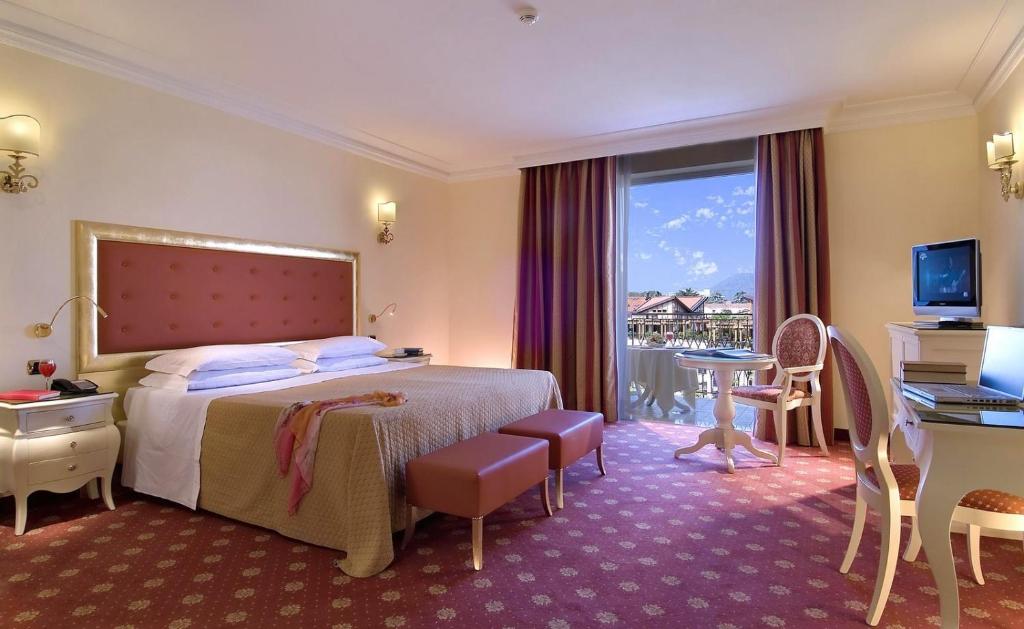 Двухместный (Двухместный номер/номер Твин с балконом и видом на сад) отеля Hotel Terme All'Alba, Абано-Терме