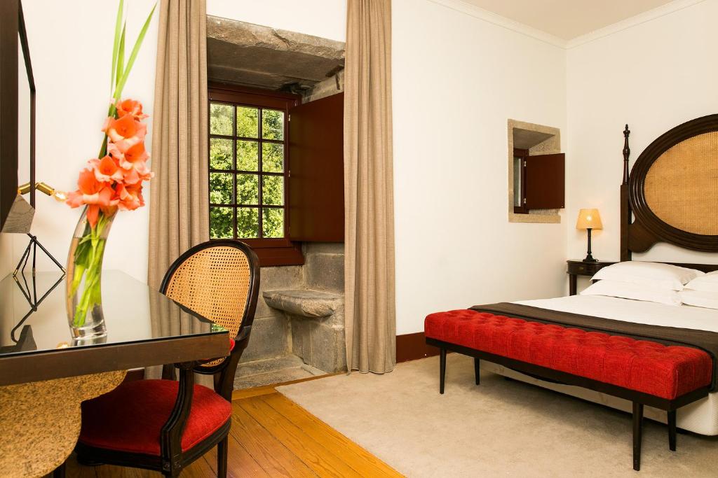 Двухместный (Стандартный двухместный номер с 1 кроватью или 2 отдельными кроватями) отеля Pousada Mosteiro de Guimaraes, Гимарайнш