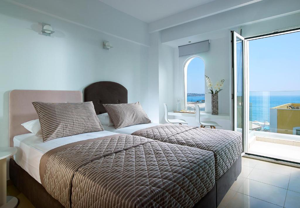 Двухместный (Двухместный номер с 2 отдельными кроватями и видом на море) отеля Coral Boutique Hotel, Иерапетра