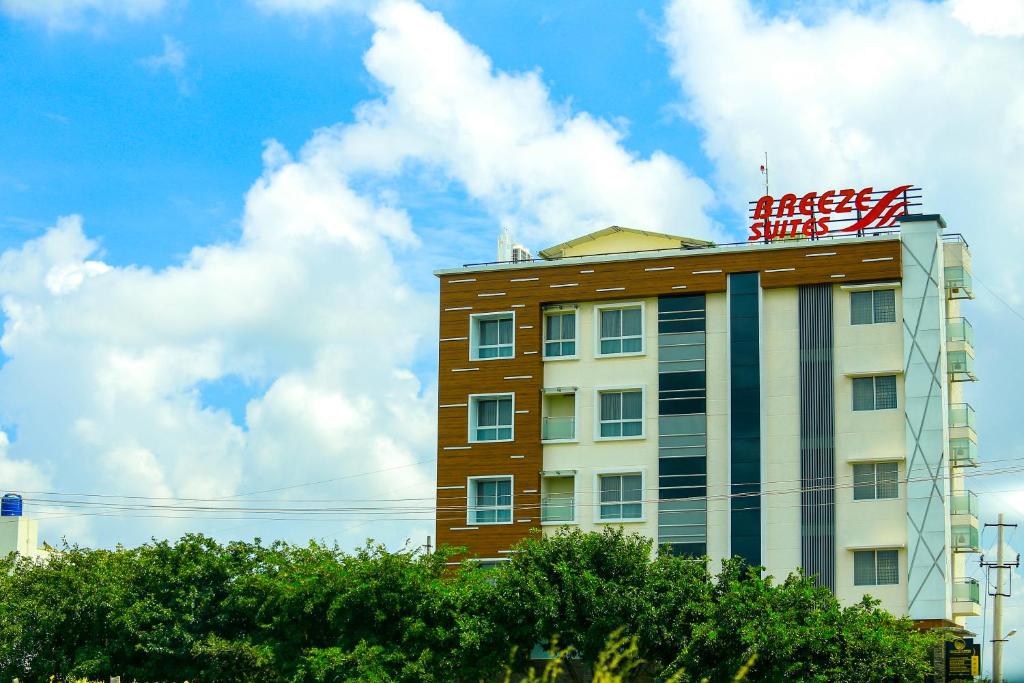 Отель Breeze Suites, Бангалор