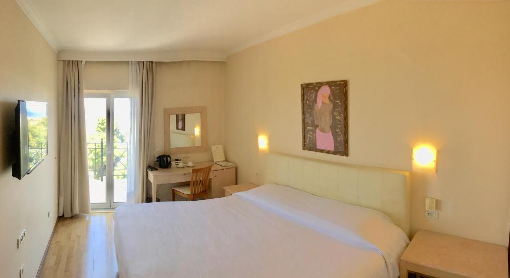 Двухместный (Двухместный номер с 1 кроватью с видом на море) отеля Hotel London, Афины