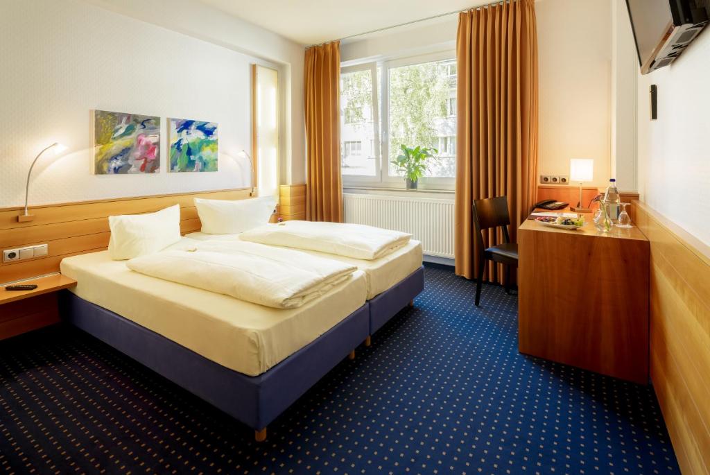 Двухместный (Двухместный номер с 1 кроватью или 2 отдельными кроватями) отеля MesseHotel Köln-Deutz, Кельн