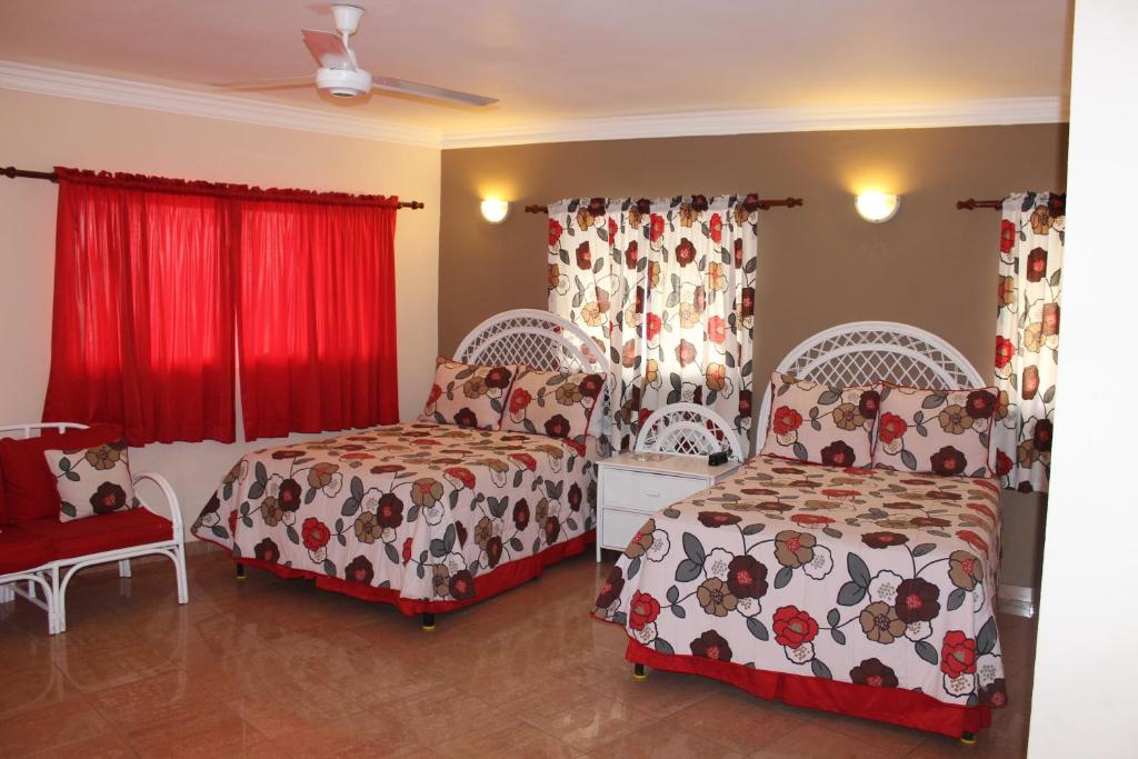 Двухместный (Стандартный двухместный номер с 2 отдельными кроватями) отеля Hotel Bayahibe, Байяибе