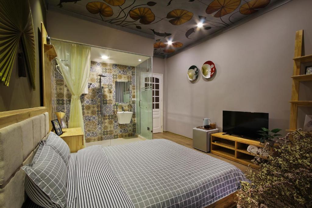 Двухместный (Двухместный номер Делюкс с 1 кроватью), HoLo Fairy House Hanoi - Serviced HomeStay