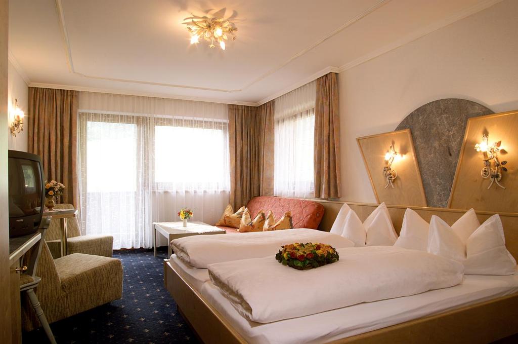 Двухместный (Двухместный номер с 1 кроватью и балконом) отеля Hotel Brennerspitz, Нойштифт