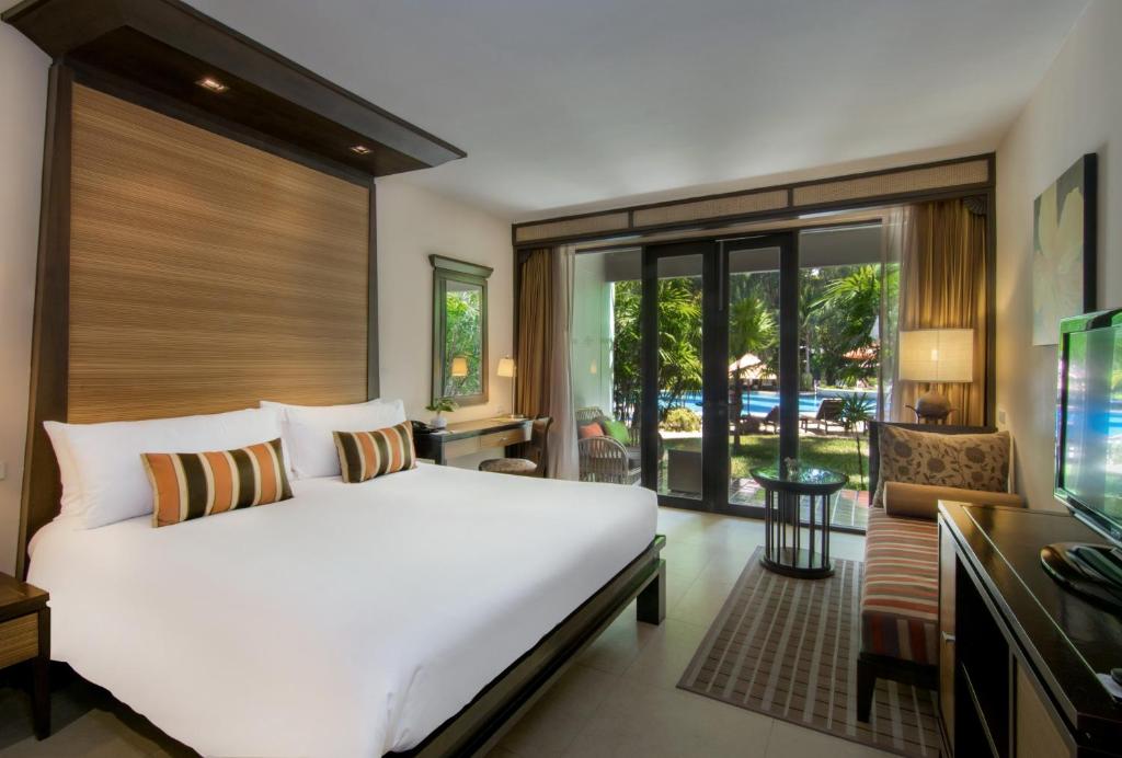 Двухместный (Номер Делюкс «Тропический» с видом на бассейн) курортного отеля Siam Bayshore Resort Pattaya, Паттайя
