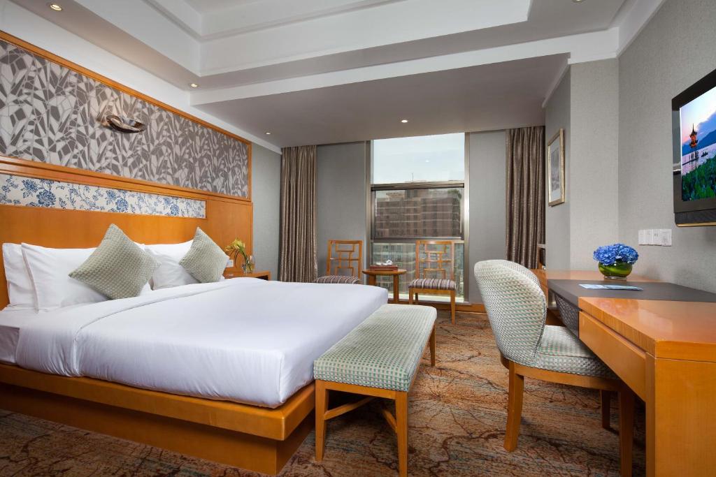 Двухместный (Номер Делюкс с кроватью размера «queen-size») отеля Huachen International Hotel, Ханчжоу