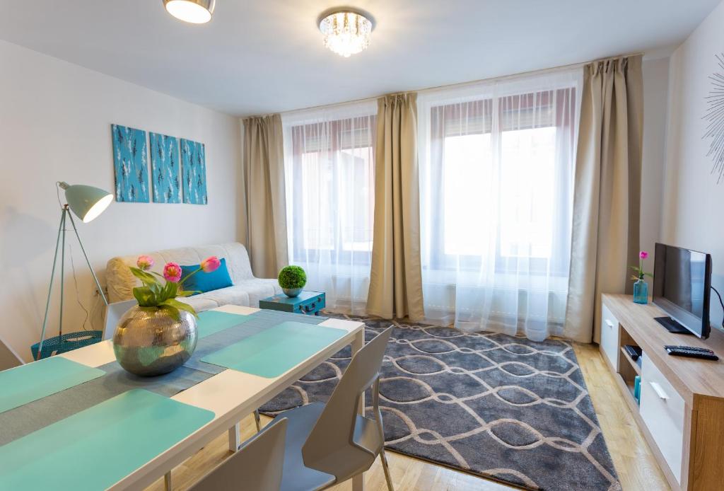 Апартаменты (Улучшенные апартаменты), Colours Apartments Budapest