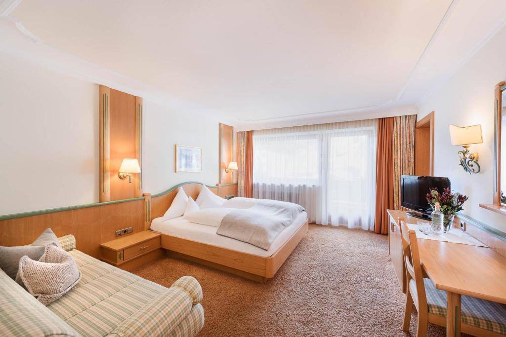 Двухместный (Стандартный двухместный номер с 1 кроватью) отеля Living & Spa Vitalhotel Edelweiss, Нойштифт