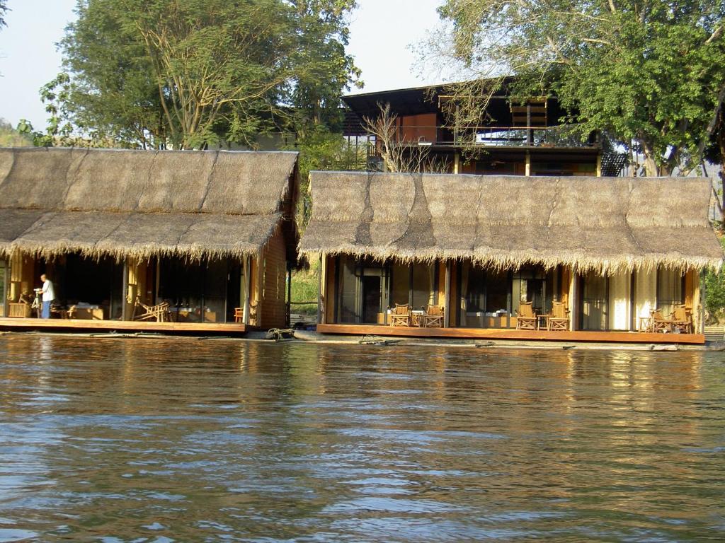Двухместный (Люкс с видом на реку Квай) курортного отеля Boutique Raft Resort, River Kwai, Канчанабури