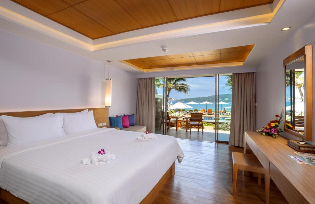 Двухместный (Двухместный номер Делюкс с 1 кроватью или 2 отдельными кроватями, вид на океан) курортного отеля Beyond Resort Karon, Пхукет