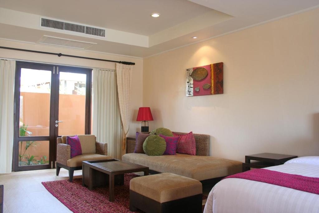 Вилла (Вилла открытой планировки с гидромассажной ванной) курортного отеля Chandara Resort & Spa, Пхукет
