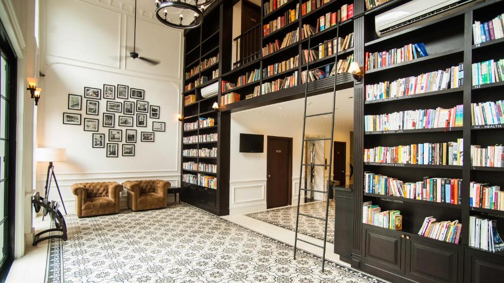 The Alcove Library Hotel