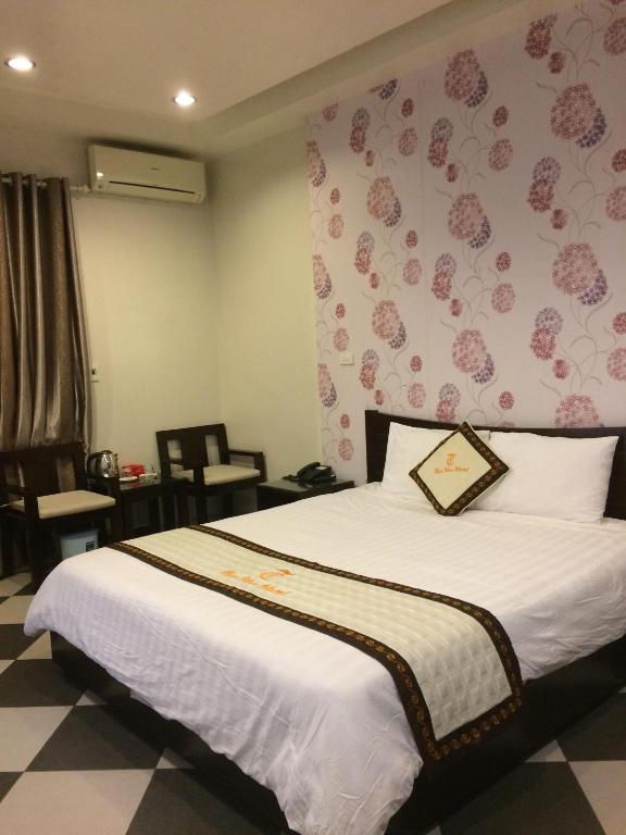 Двухместный (Двухместный номер с 1 кроватью, вид на озеро) отеля Thai Hoa Hotel, Ханой