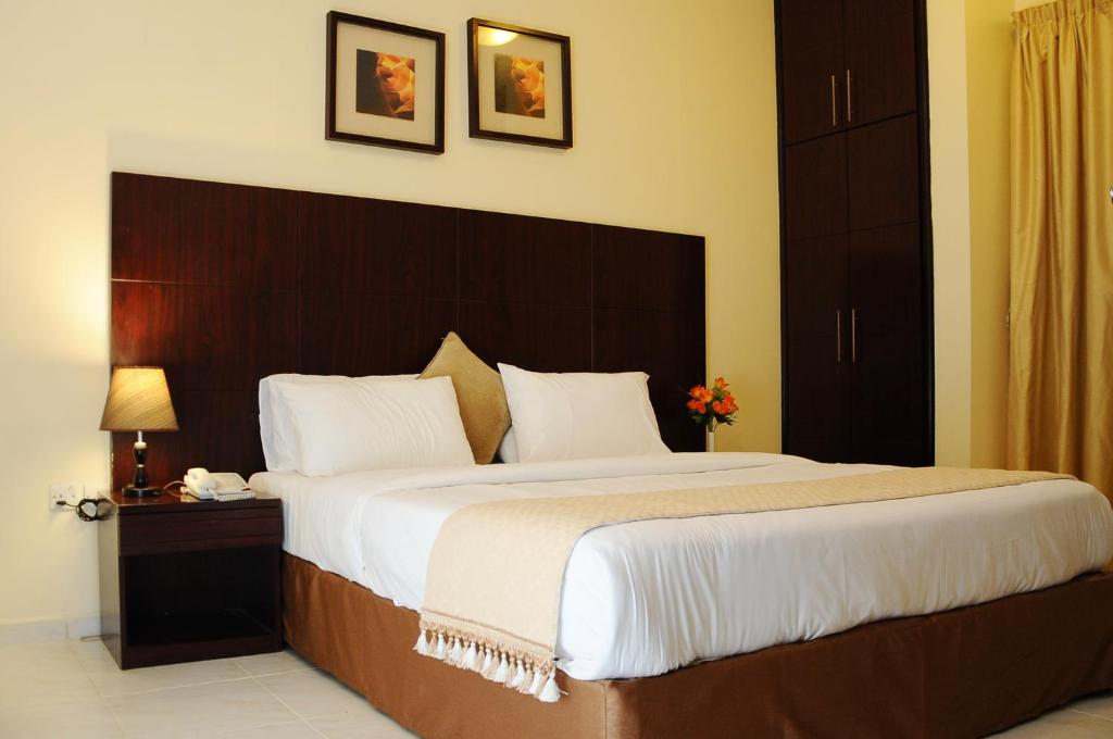 Апартаменты (Апартаменты Делюкс с кроватью размера «queen-size») апарт-отеля Tulip Inn Hotel Apartment, Аджман