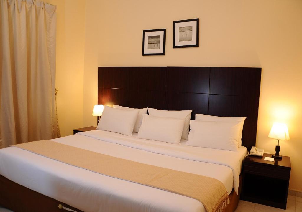 Апартаменты (One Bedroom Super King with Balcony) апарт-отеля Tulip Inn Hotel Apartment, Аджман