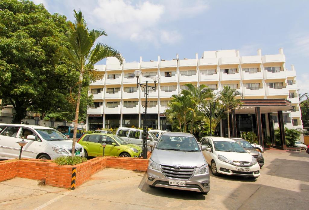Отель Hotel Ballal Residency, Бангалор