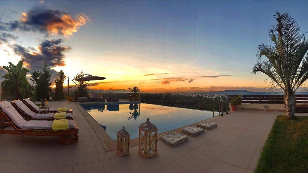 Вилла (Улучшенная вилла с бассейном) виллы Luxury Holiday Villas Gouves, Гувия