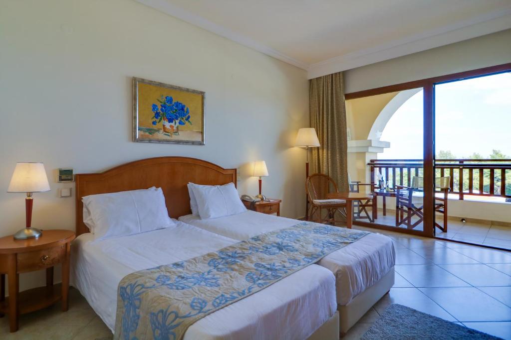 Сьюит (Полулюкс с видом на море) курортного отеля Aegean Melathron Thalasso Spa Hotel, Калифея