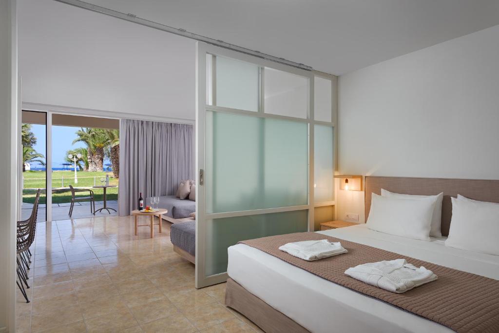 Апартаменты (Семейные апартаменты «Премиум» рядом с морем) отеля Sun Beach Resort Complex, Ялиссос