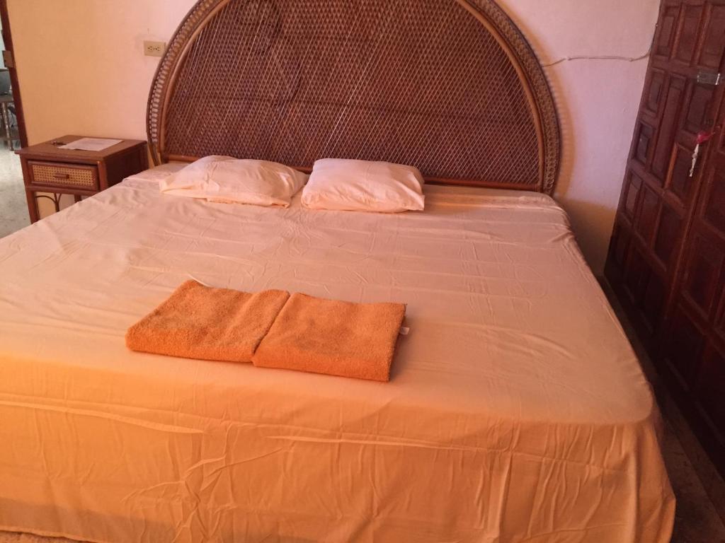 Двухместный (Стандартный номер с кроватью размера «king-size») хостела Hostal Kin-Beh, Вальядолид