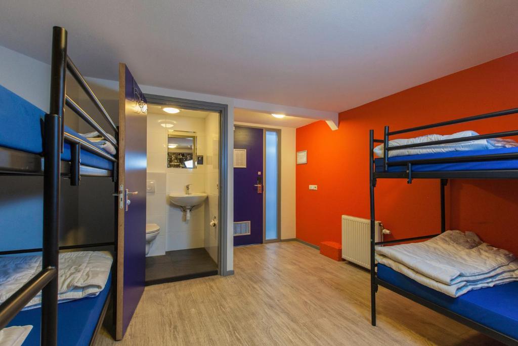 Номер (Кровать в общем 6-местном номере для мужчин и женщин), Kings Inn City Hostel & Hotel Alkmaar