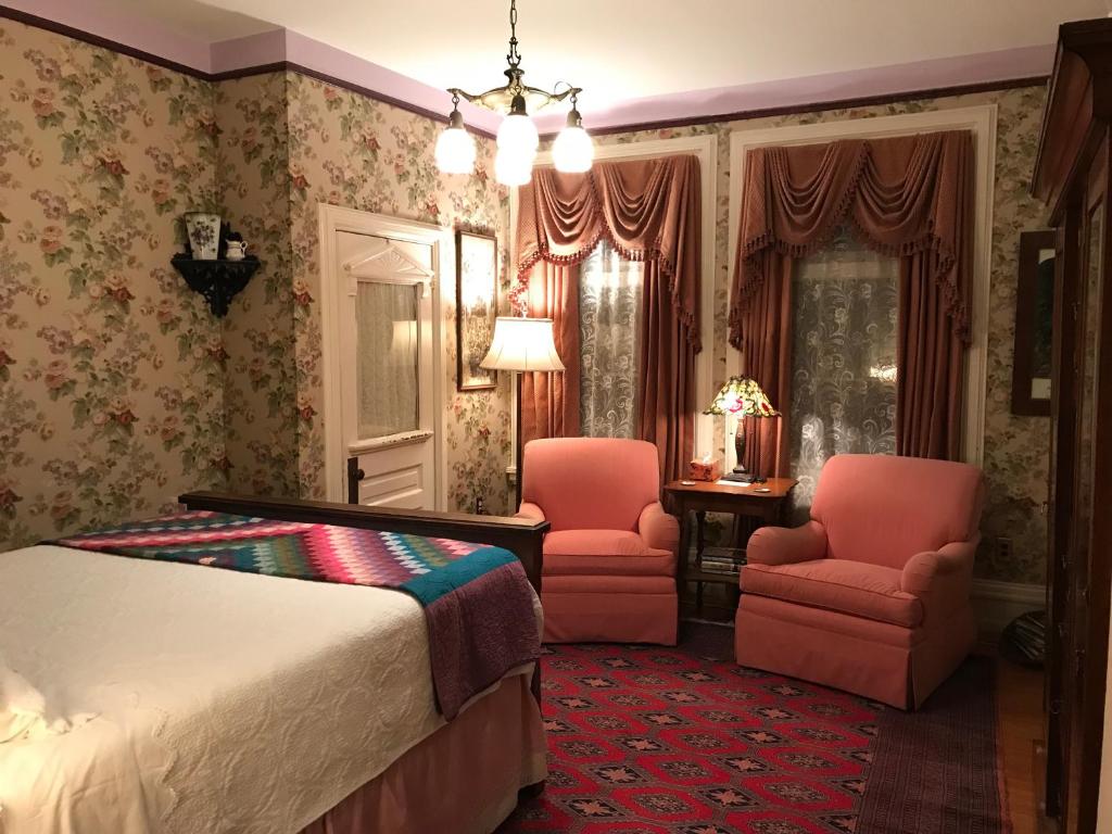 Двухместный (Queen Room with One Queen Bed, Private Bathroom and Garden View), The Gables Bed and Breakfast Philadelphia