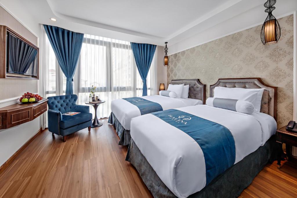 Трехместный (Трехместный номер с видом на море) отеля Halina Hotel and Apartment, Дананг