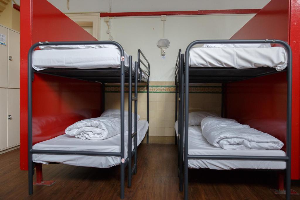 Номер (Кровать в общем для мужчин, оснащенном 16 кроватями) хостела Shelter City Christian Hostel, Амстердам