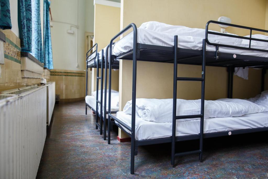 Номер (Кровать в общем 10-местном номере для мужчин) хостела Shelter City Christian Hostel, Амстердам