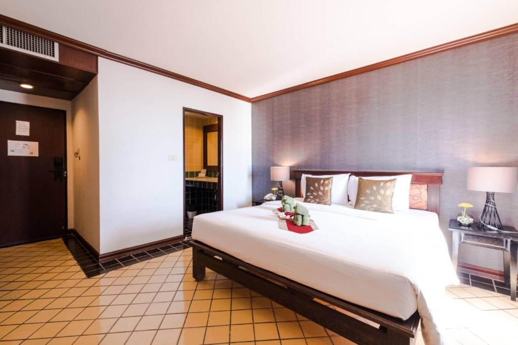 Двухместный (Улучшенный двухместный номер с 1 кроватью или 2 отдельными кроватями) отеля Jomtien Thani, Паттайя