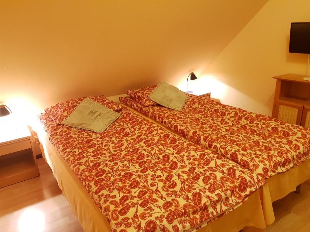 Двухместный (Двухместный номер с 2 отдельными кроватями и собственной ванной комнатой) загородного отеля Pie Maijas, Саулкрасты