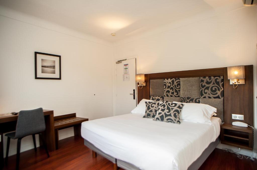 Двухместный (Стандартный двухместный номер с 1 кроватью или 2 отдельными кроватями) отеля Hotel B Lodge, Сен-Тропе