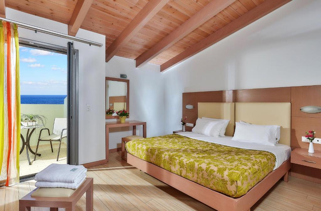 Двухместный (Двухместный номер с 1 кроватью или 2 отдельными кроватями и видом на море) отеля Panormo Beach Hotel, Панормос (Ретимнон)