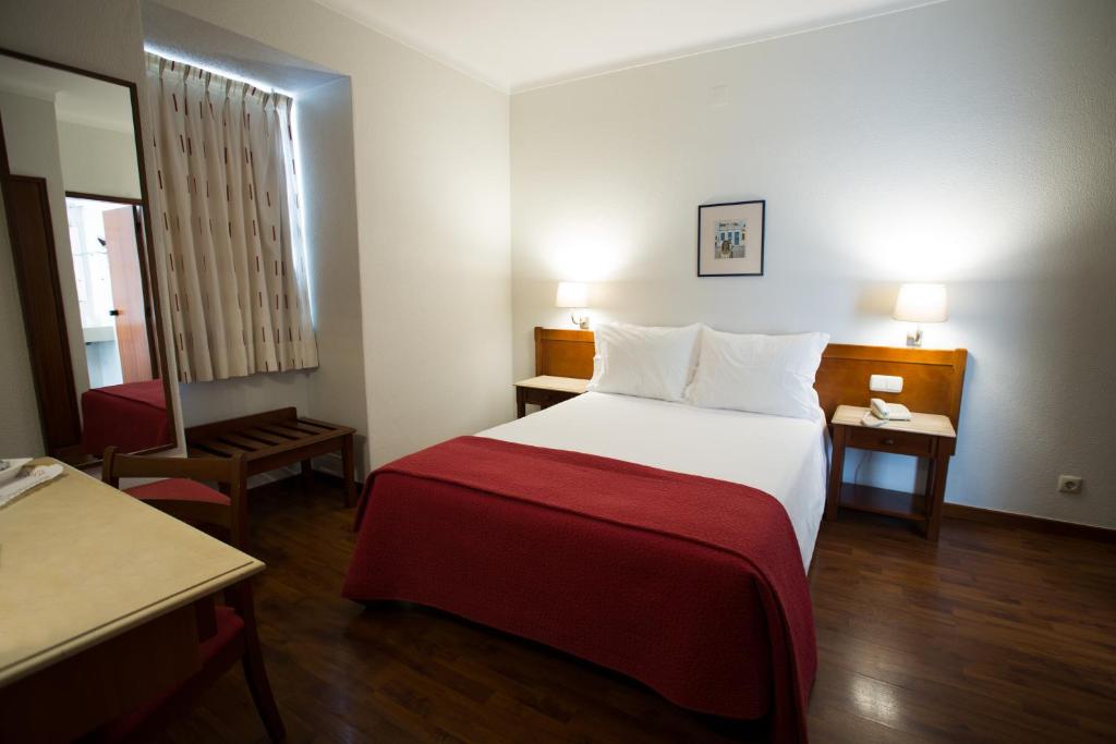Двухместный (Стандартный двухместный номер с 1 кроватью) отеля Hotel Solaris, Сетубал