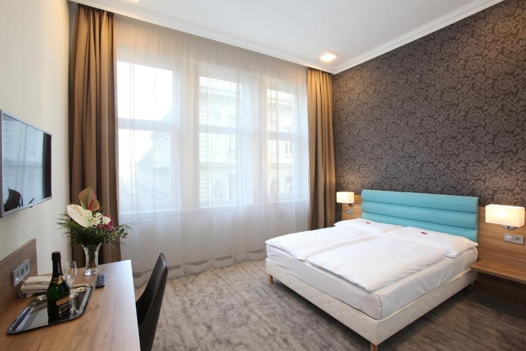 Двухместный (Улучшенный двухместный номер с 1 кроватью) отеля Medosz Hotel, Будапешт