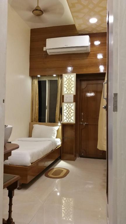Одноместный (Superior Single Mini Smart Room with River View) отеля Hotel Temple On Ganges, Варанаси