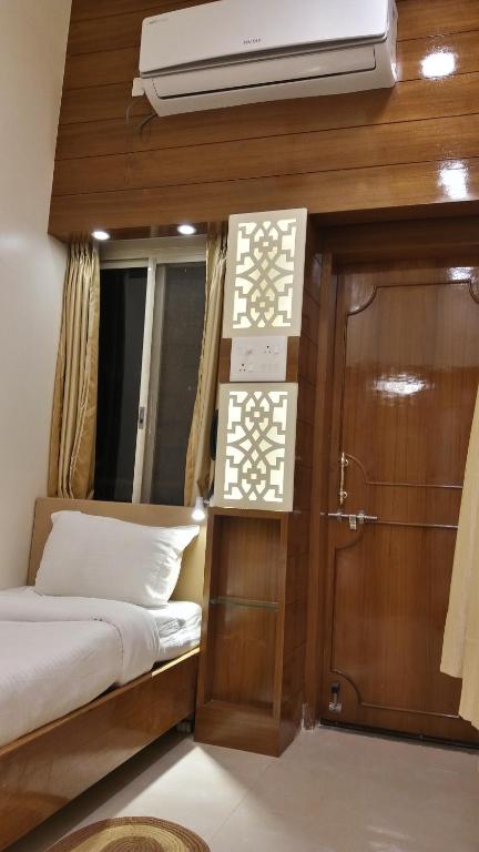 Одноместный (Superior Single Mini Smart Room with River View), Hotel Temple On Ganges