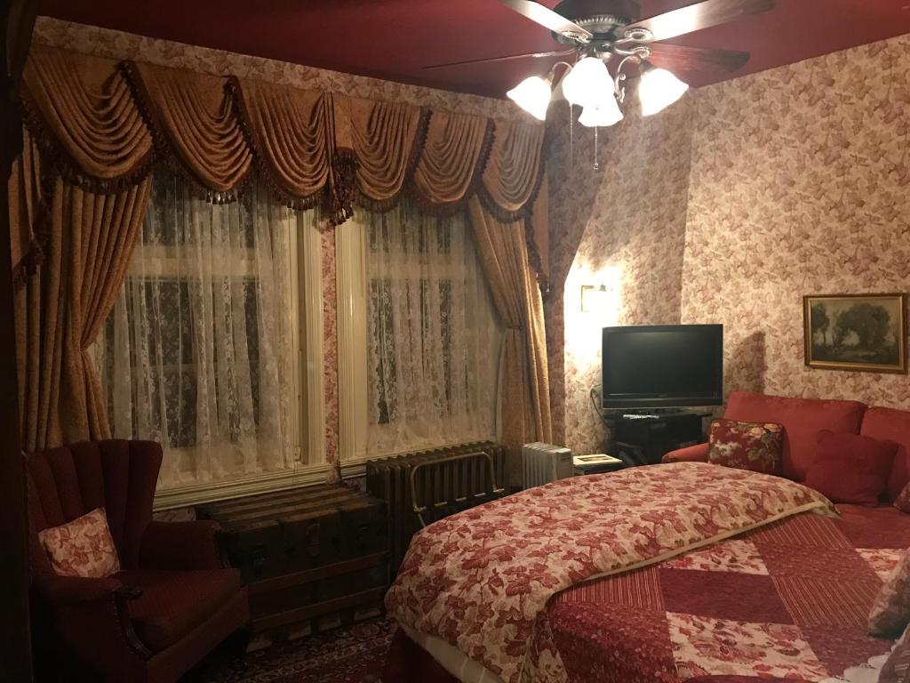 Двухместный (Queen Room with One Queen Bed and Private Bathroom), The Gables Bed and Breakfast Philadelphia