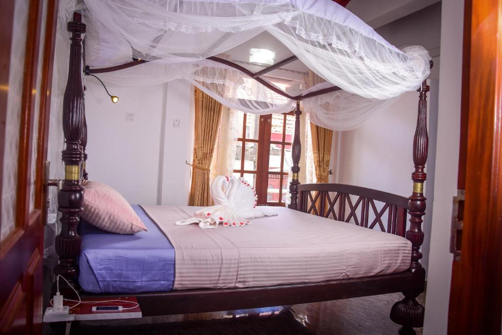 Двухместный (Двухместный номер Делюкс с 1 кроватью) гостевого дома Channa Villa & Tours, Бентота