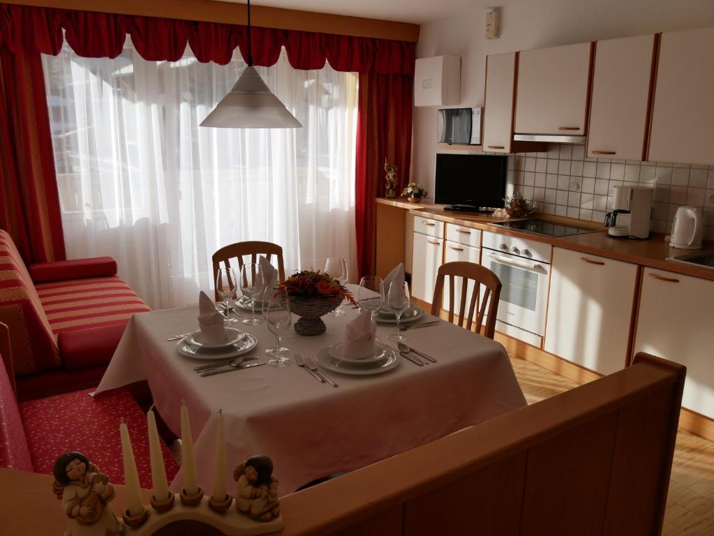 Апартаменты (Стандартные апартаменты с 2 спальнями и балконом), Appartmenthotel Residence Elvis