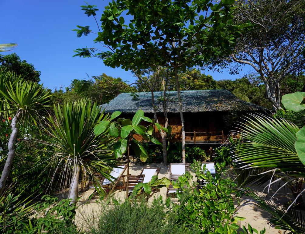 Двухместный (Бунгало с видом на море), Whale Island Resort