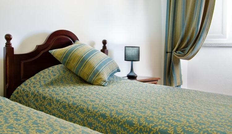 Сьюит (Двухместный люкс с 2 отдельными кроватями) отеля Hotel Quinta Dos Bastos, Эвора
