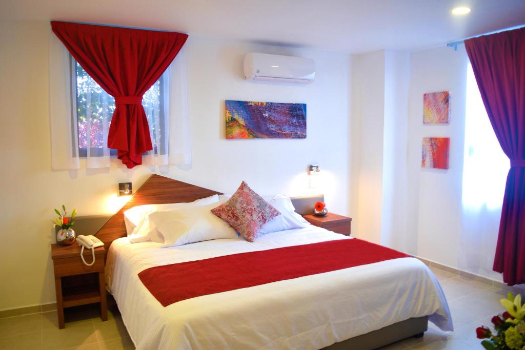 Двухместный (Улучшенный двухместный номер с 1 кроватью) отеля Astro Inn Hotel Express, Халапа