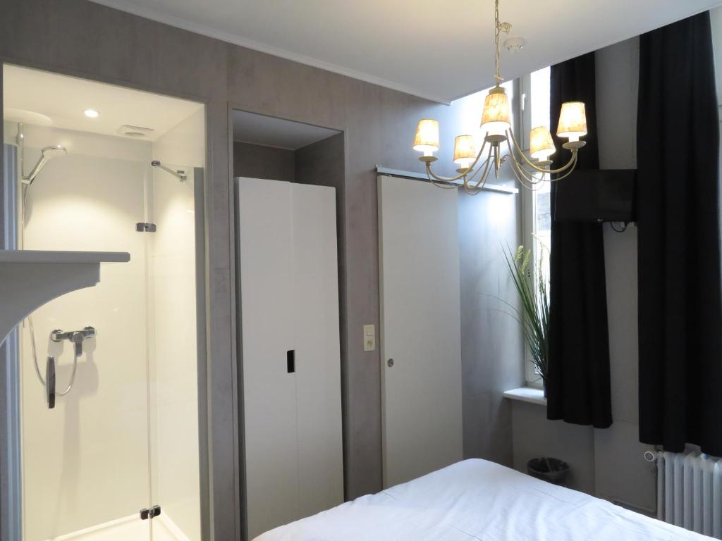 Двухместный (Небольшой двухместный номер с 1 кроватью) отеля Hotel Notre Dame, Брюгге