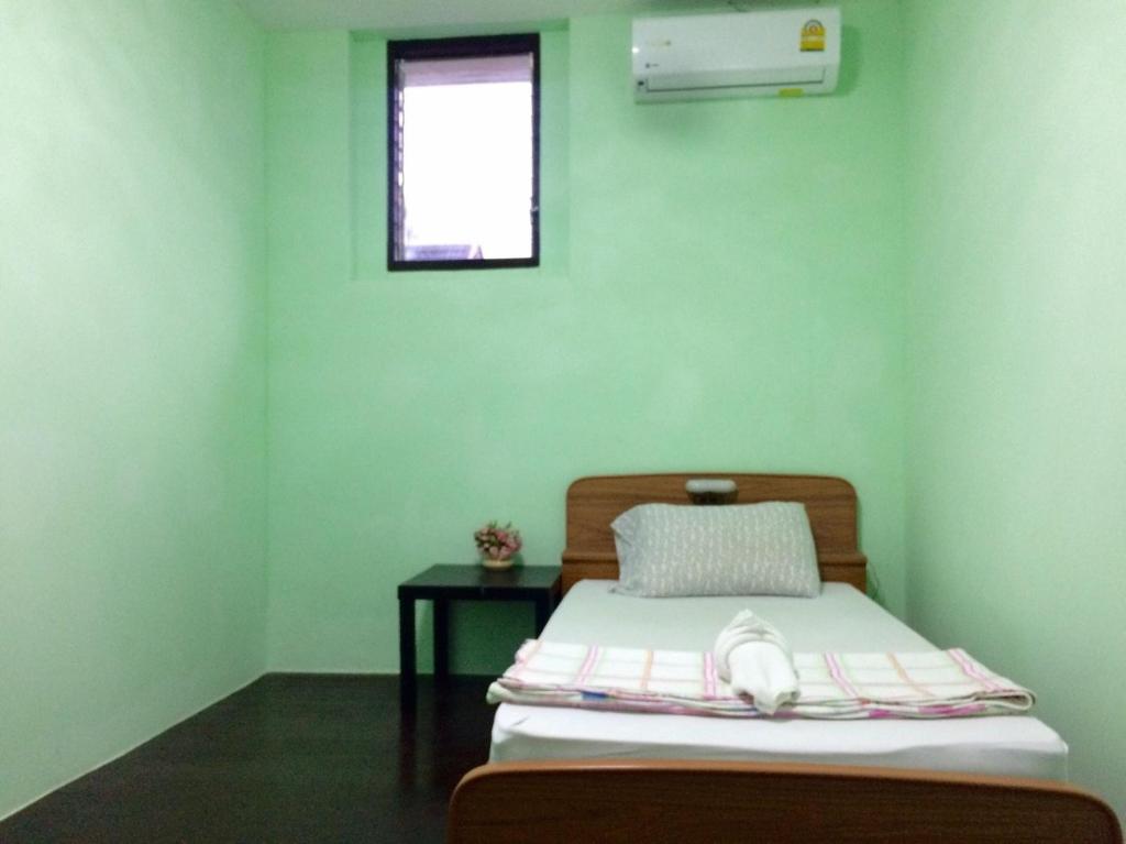 Одноместный (Одноместный номер с общей ванной комнатой) отеля Sri Krungthep, Бангкок