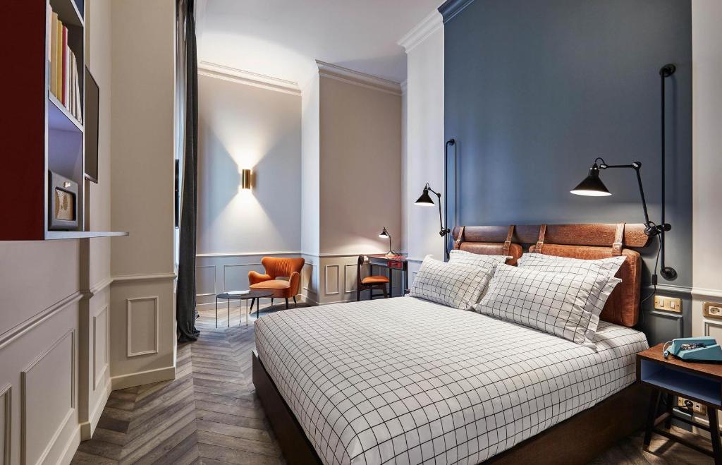 Двухместный (Улучшенный двухместный номер с 1 кроватью и видом на сад) отеля The Hoxton, Paris, Париж