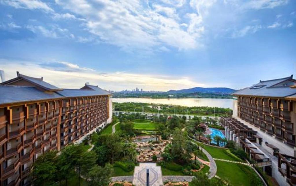 Сьюит (Люкс с балконом), Wanda Realm Resort Nanning