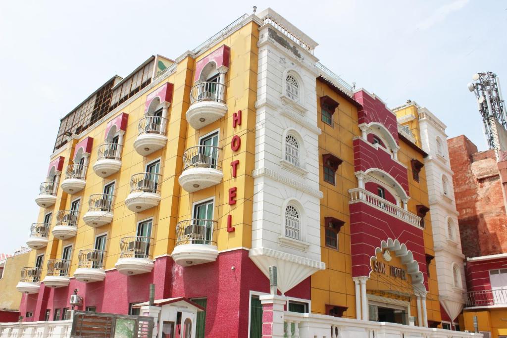 Отель OYO 1835 Sun Hotel Agra, Агра
