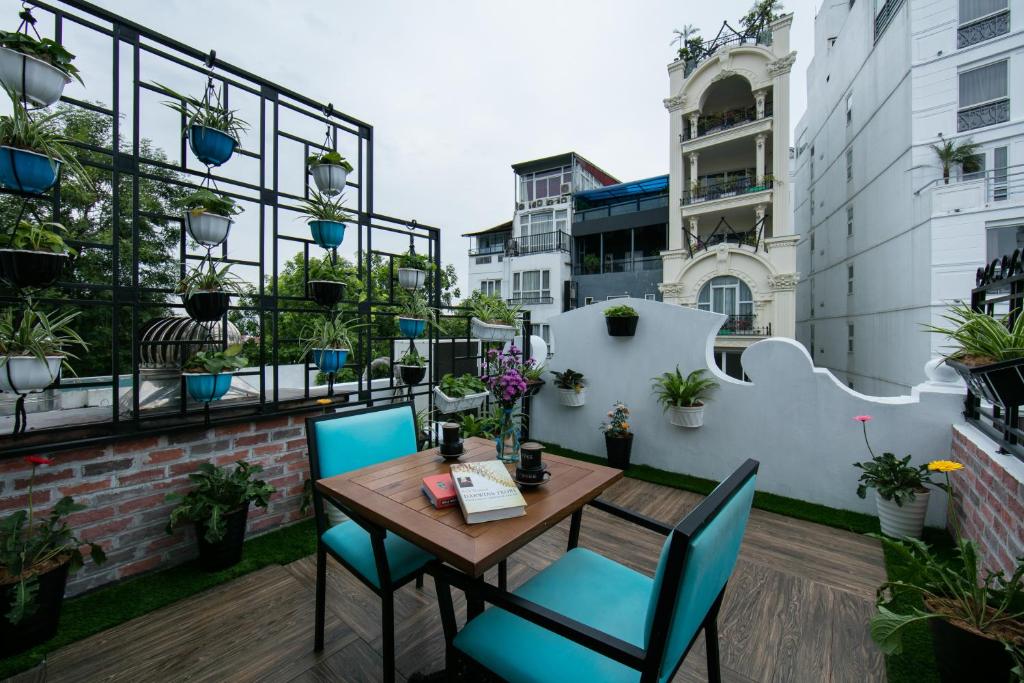 Сьюит (Полулюкс с террасой), Hanoi La Selva Hotel